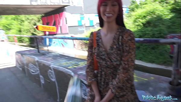 Comi a bucetinha da ruiva